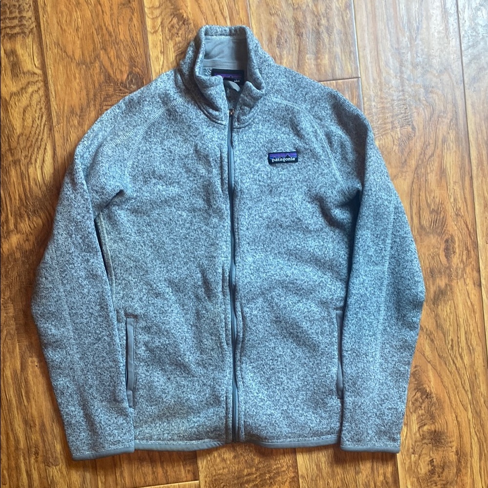 Patagonia women’s medium gray zip up jacket
